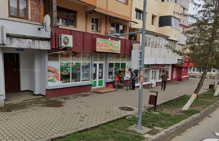Locația Carmangeriei Razvany's FRESH Buhuși de pe Strada A.I. Cuza nr.3